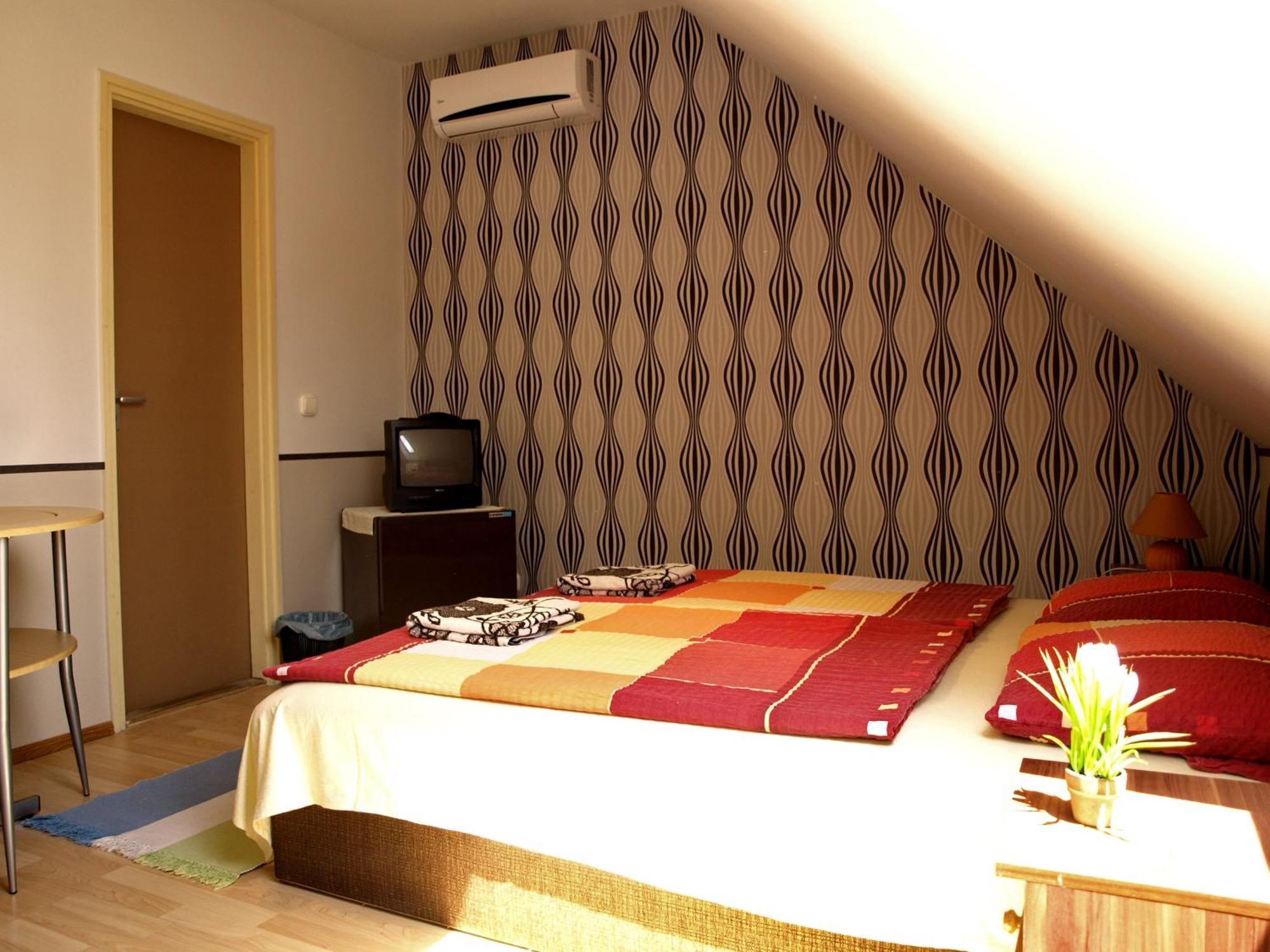 Illés Vendégház Keszthely Extérieur photo