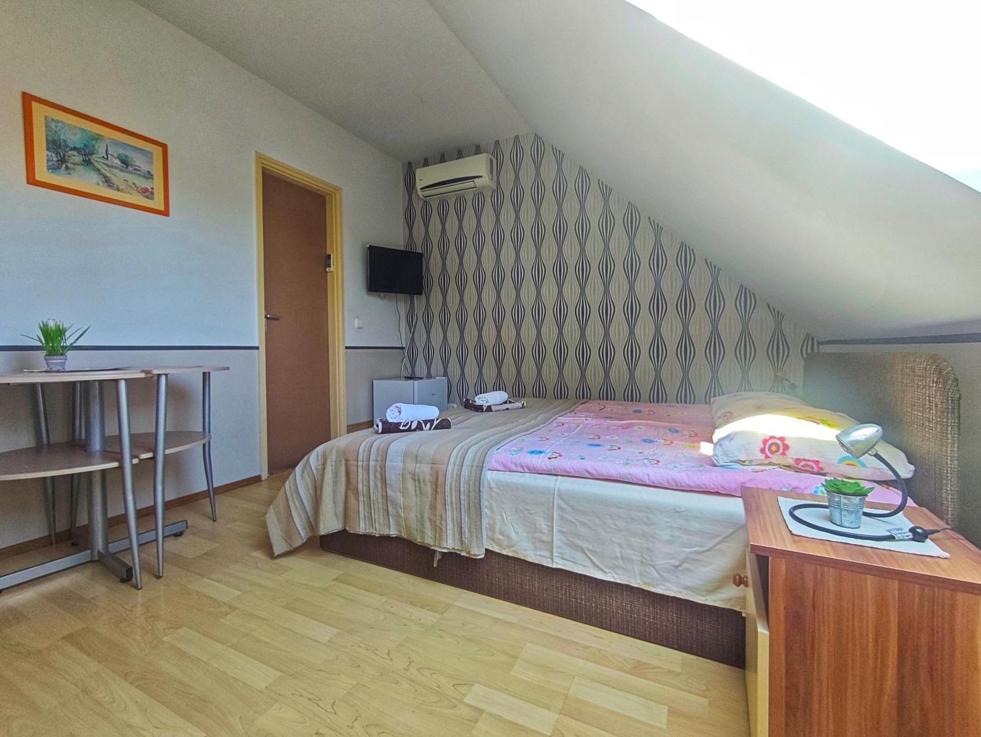 Illés Vendégház Keszthely Extérieur photo