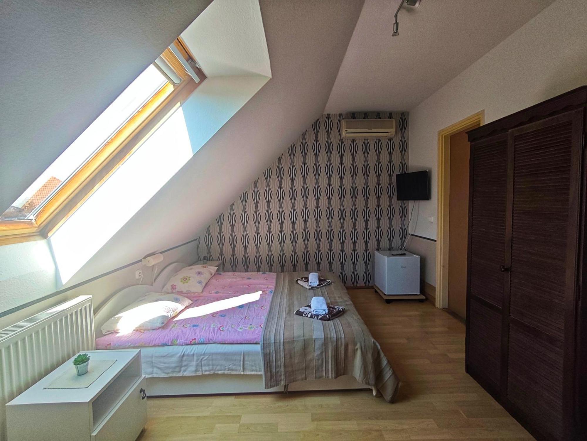 Illés Vendégház Keszthely Extérieur photo