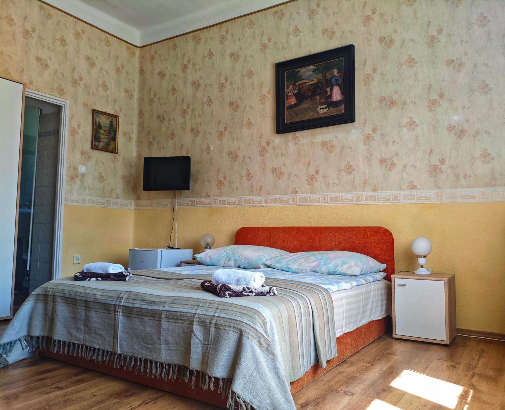 Illés Vendégház Keszthely Extérieur photo
