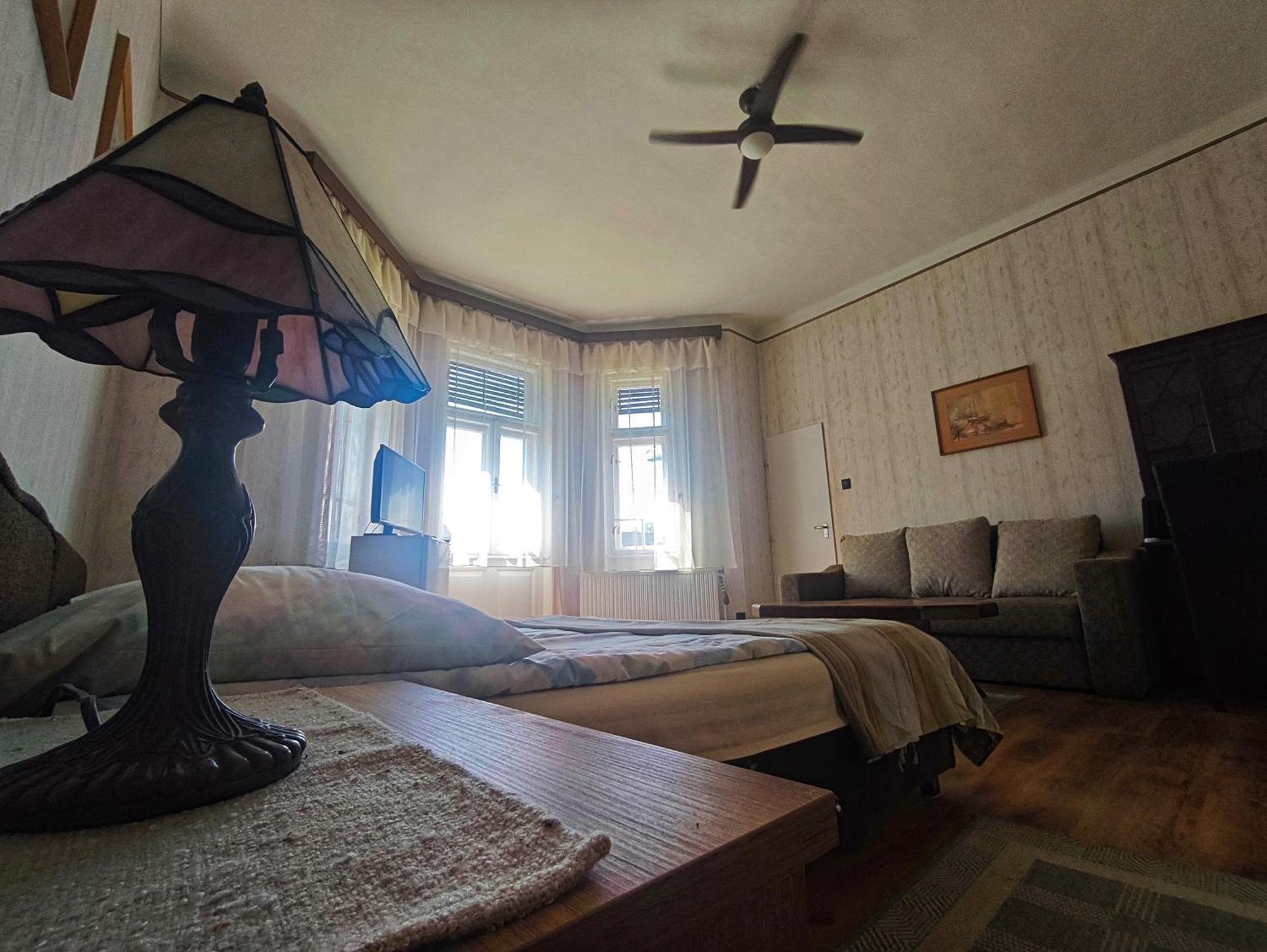 Illés Vendégház Keszthely Extérieur photo