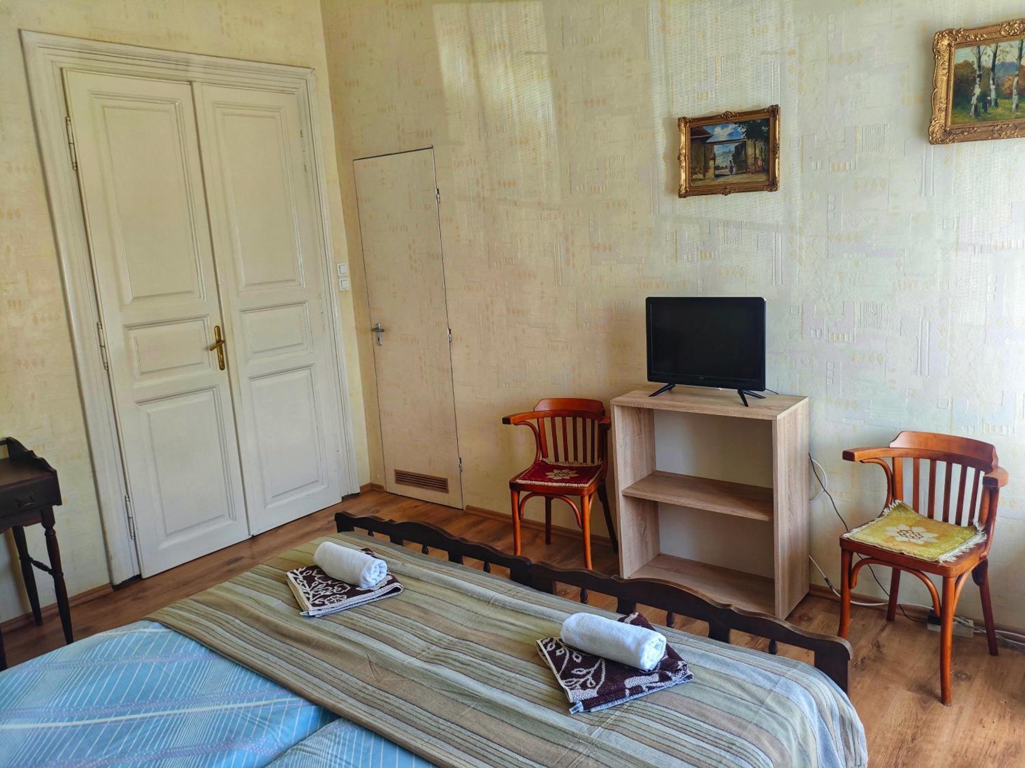 Illés Vendégház Keszthely Extérieur photo