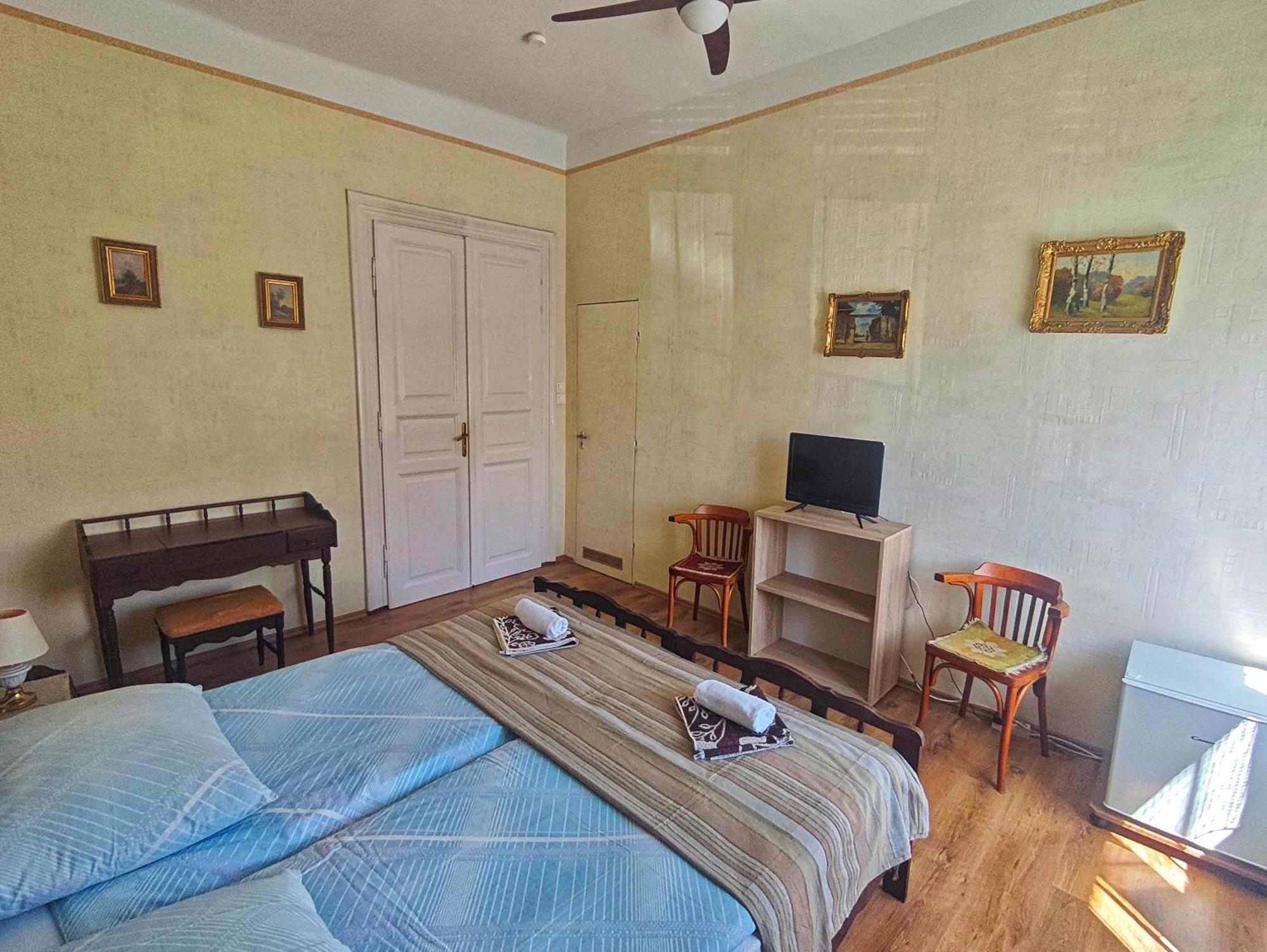 Illés Vendégház Keszthely Extérieur photo