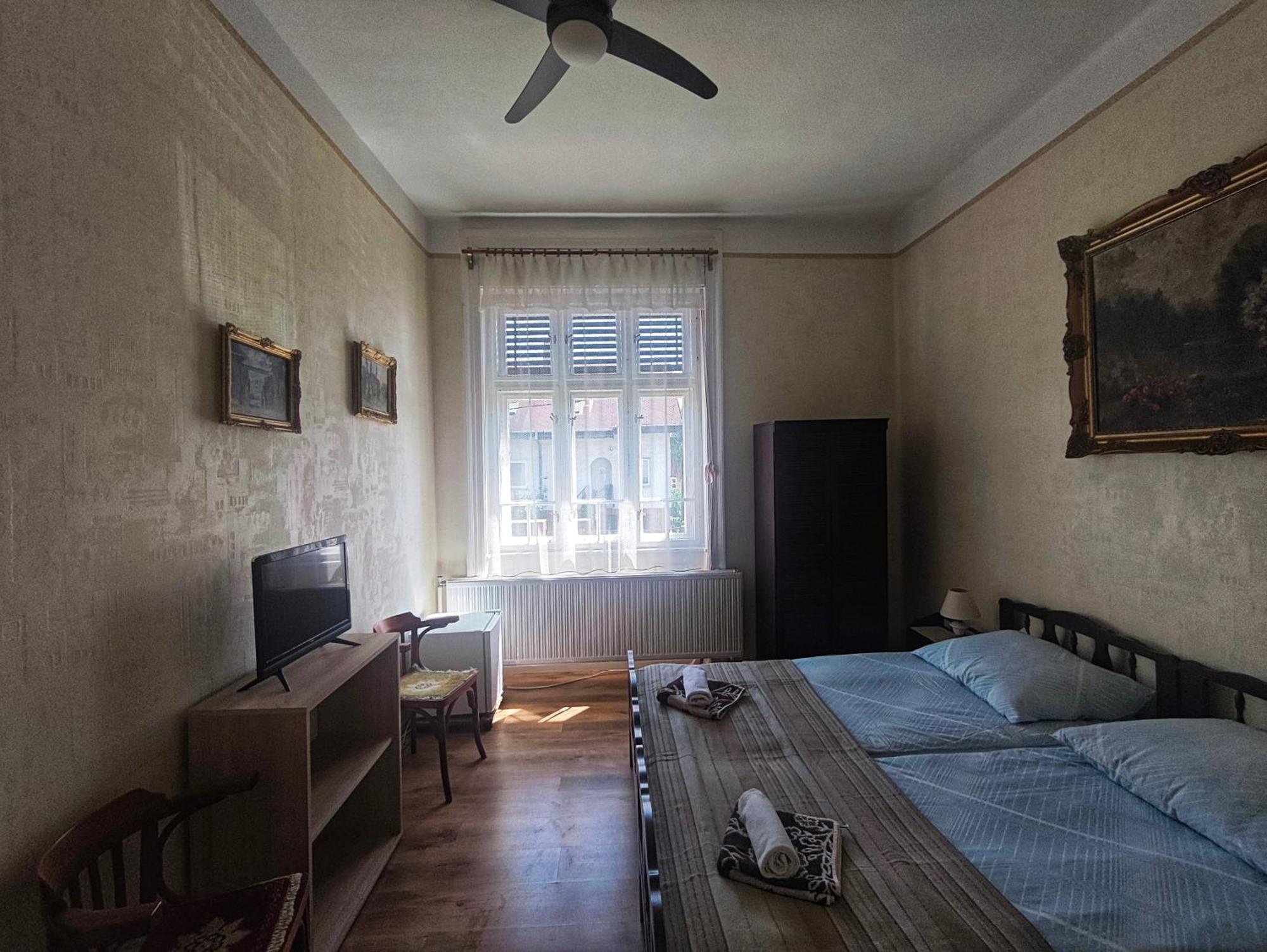 Illés Vendégház Keszthely Extérieur photo