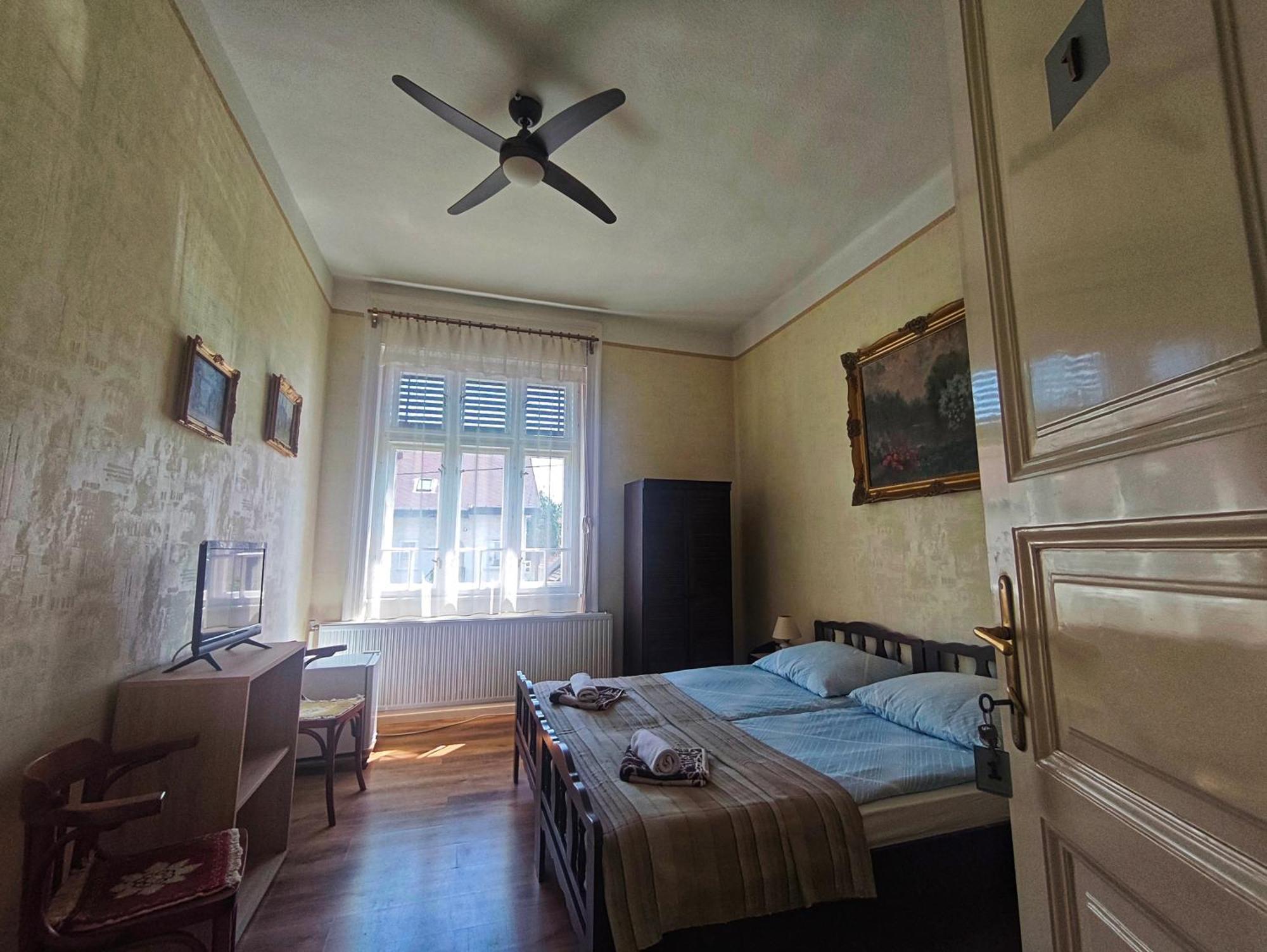 Illés Vendégház Keszthely Extérieur photo