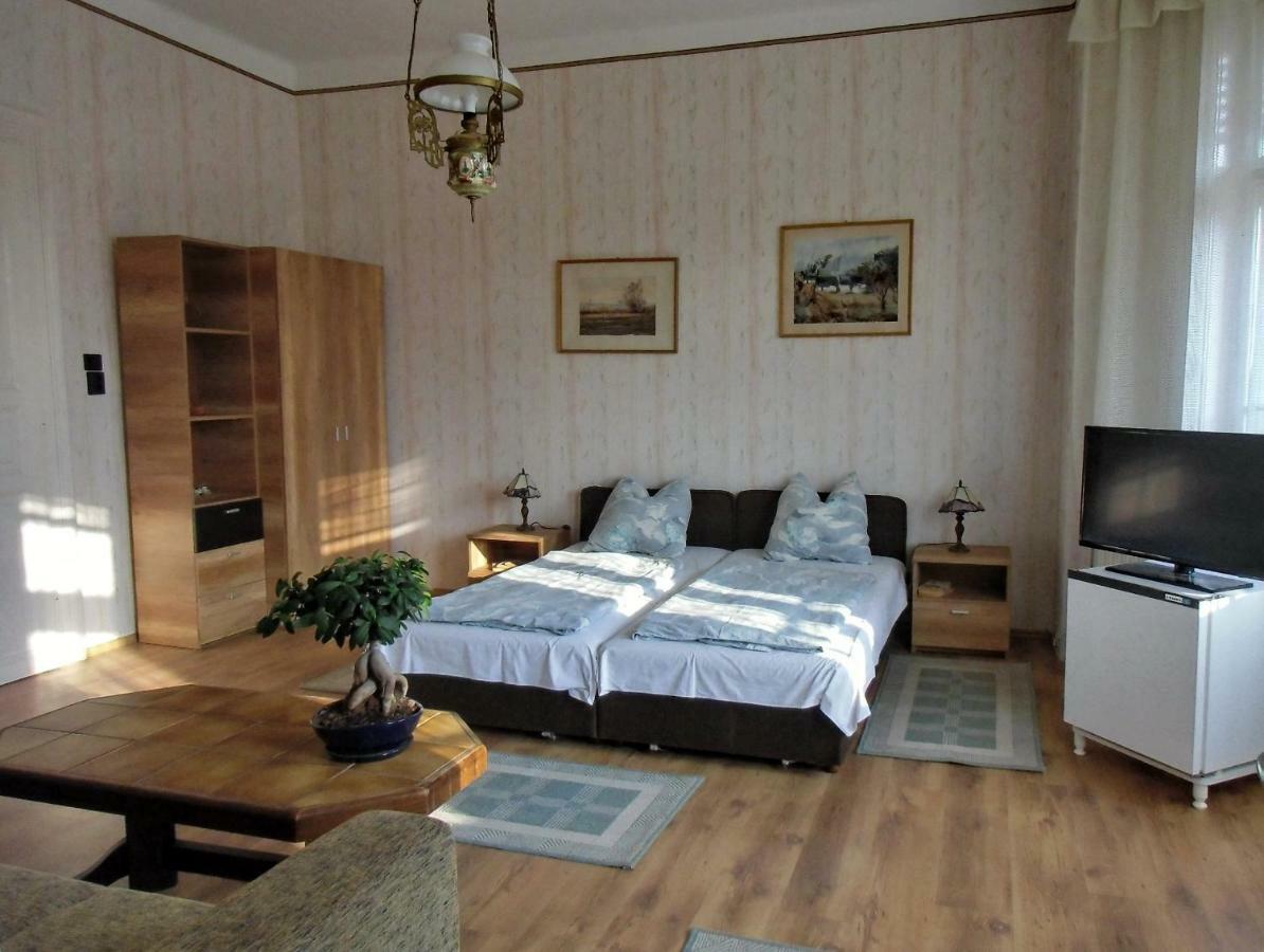 Illés Vendégház Keszthely Extérieur photo