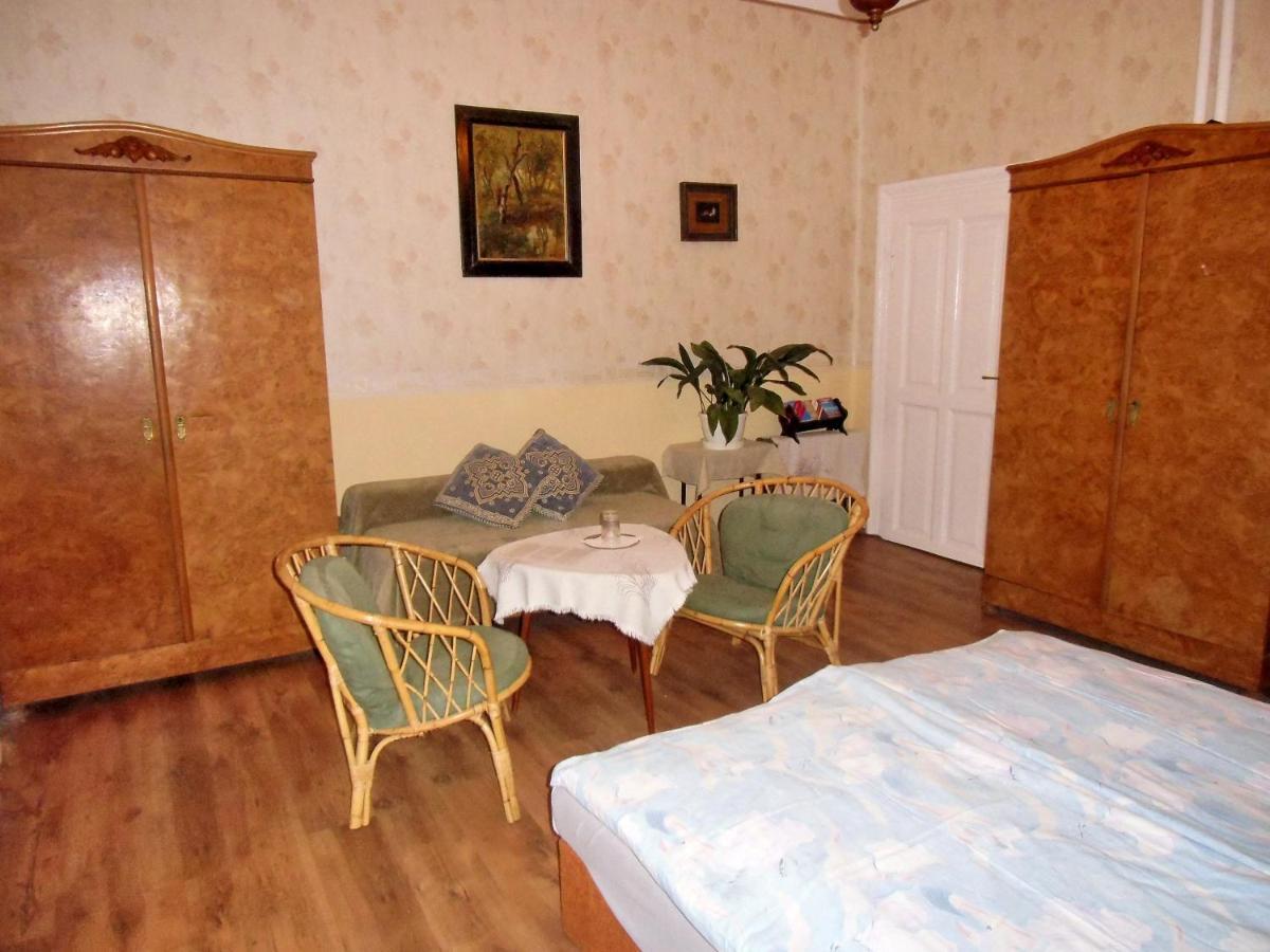 Illés Vendégház Keszthely Extérieur photo