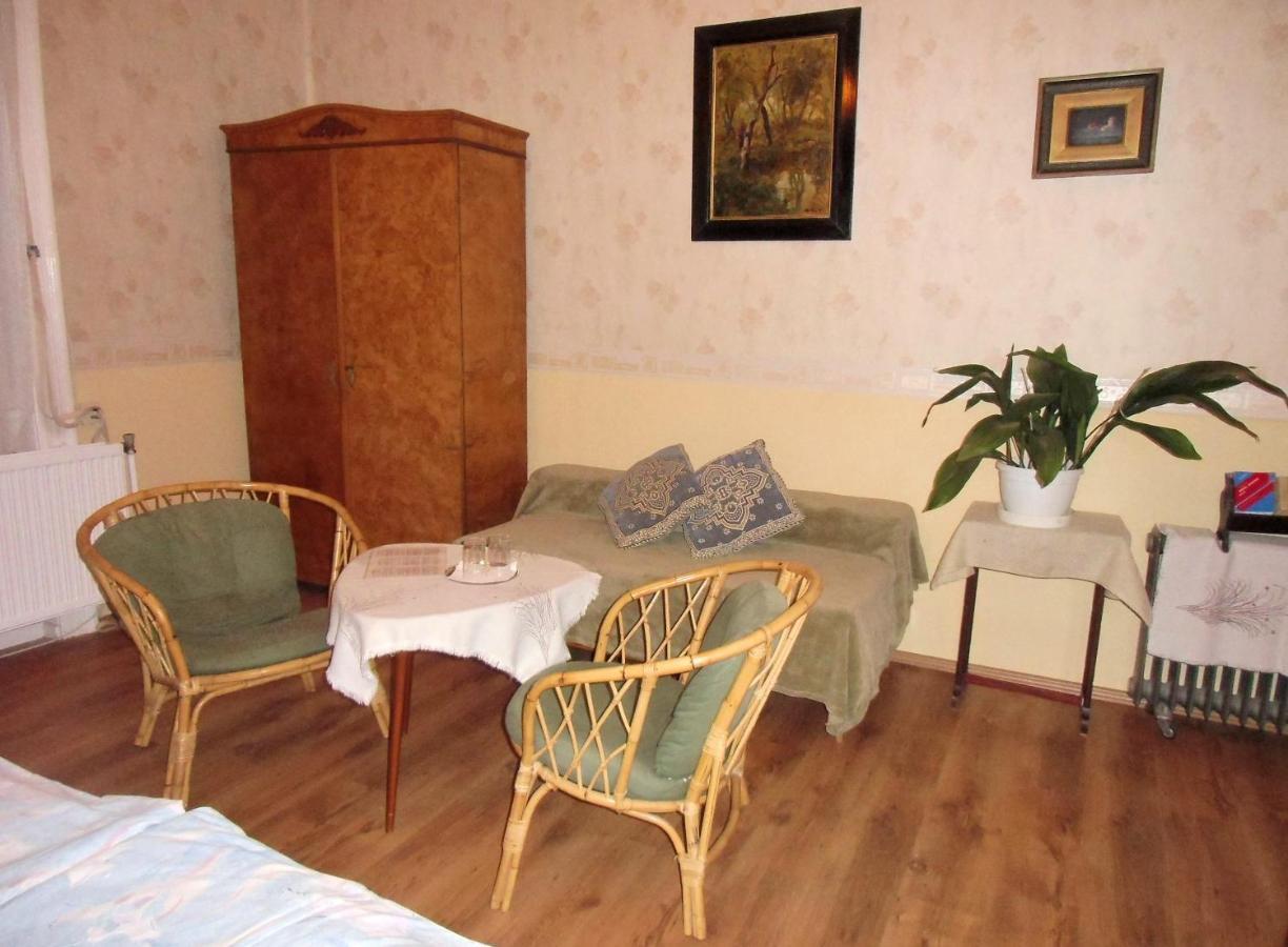Illés Vendégház Keszthely Extérieur photo